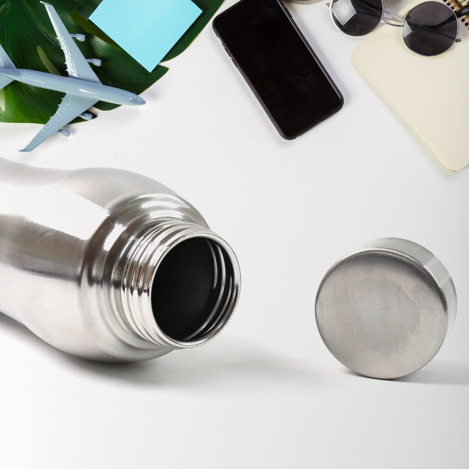 Stainless Steel Double Wall Vacuum-Insulated Drink Water Bottle (1000 ML Approx) Stainless Steel Double Wall Vacuum-Insulated Drink Water Bottle (1000 ML Approx)